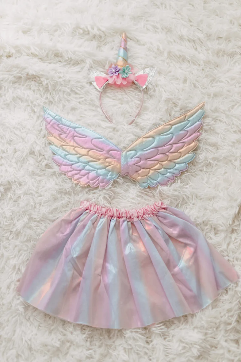 Set costum unicorn cu aripioare