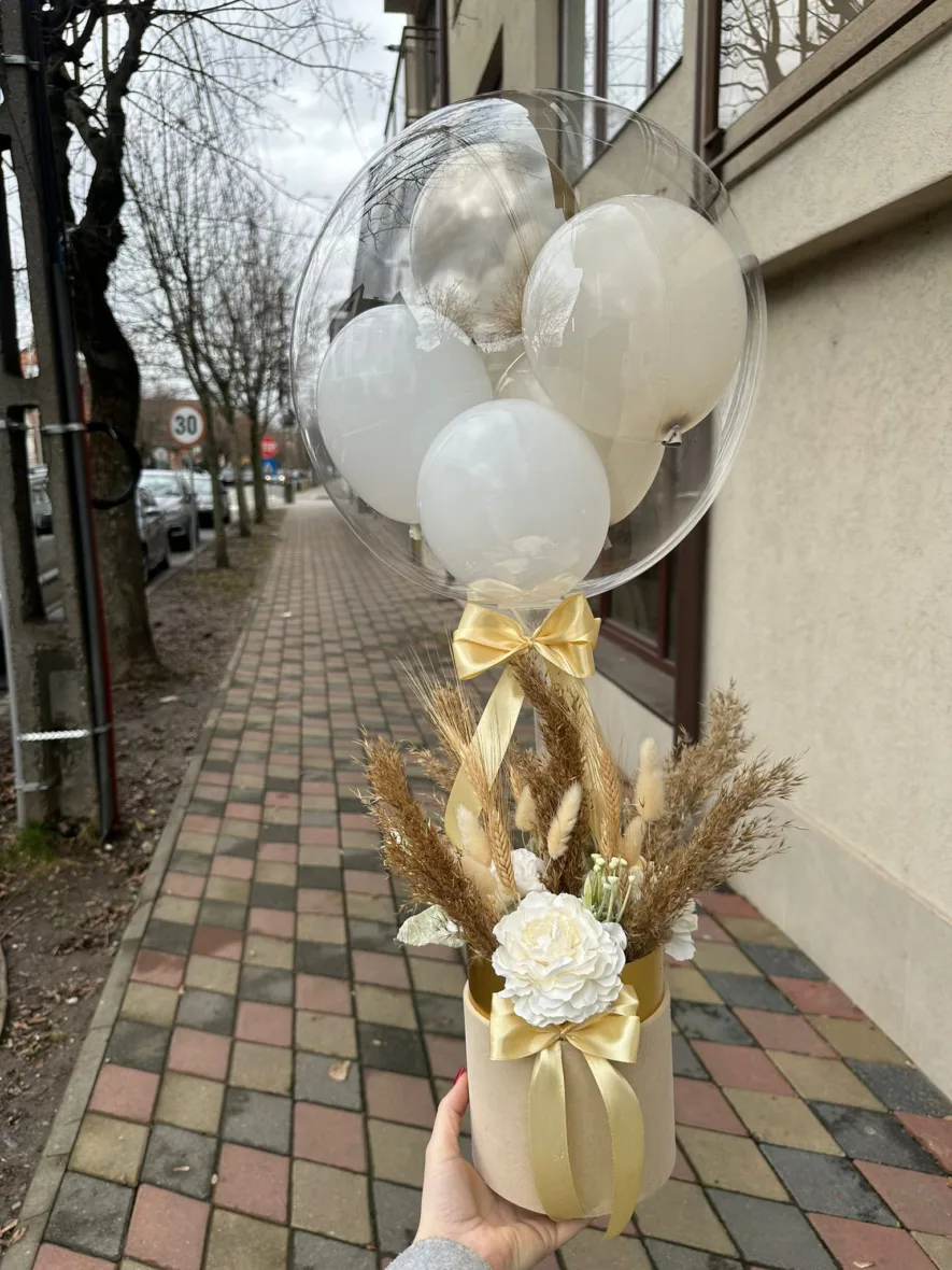 Aranjament cu Pampas, Flori si Balon