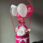 Aranjament cu flori si balon