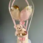 Aranjament cu ursulet si baloane roz