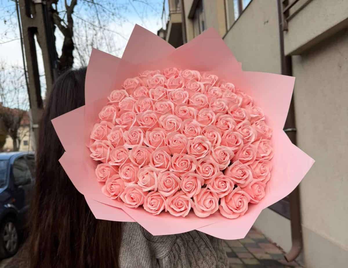 Buchet trandafiri de săpun personalizat – Culoare și număr de trandafiri la alegere - imagine 5