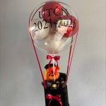 Aranjament Rosu si Negru de Absolvire Ursuleț și Flori