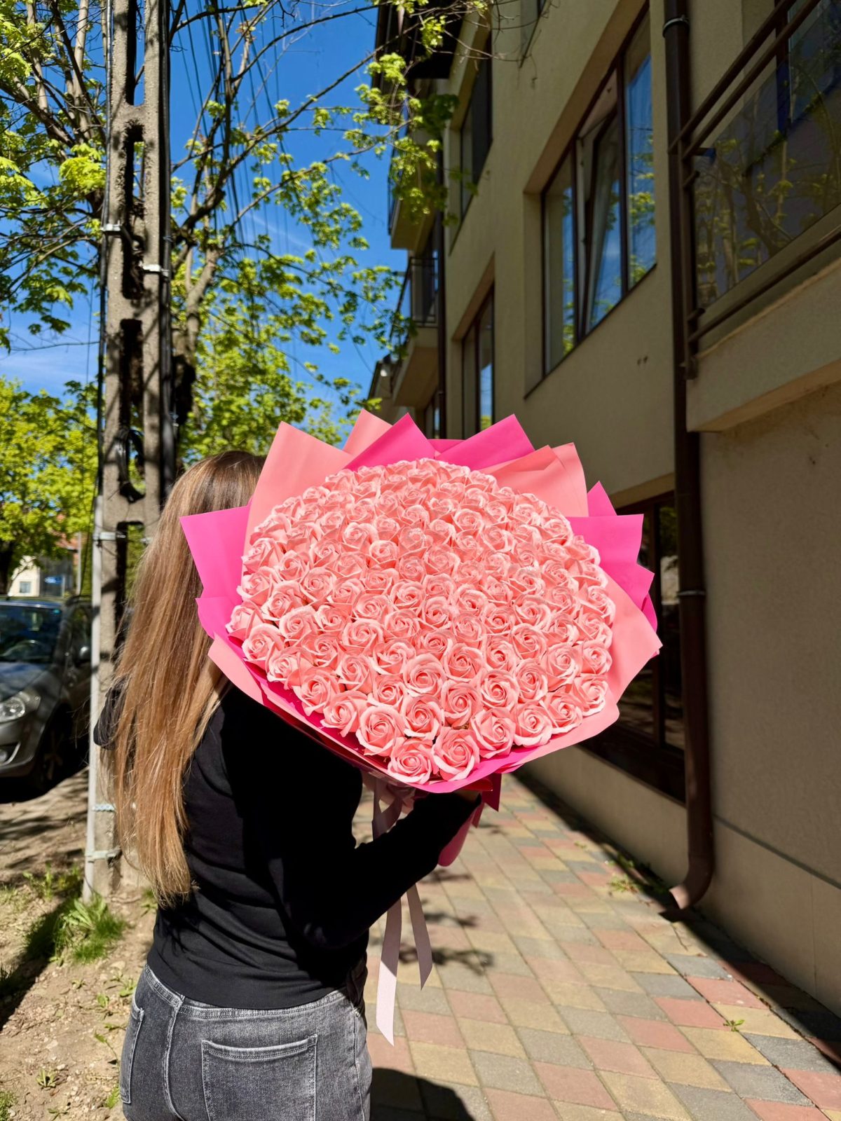 Buchet 101 Trandafiri Roz Pal – Aranjament Floral Elegant - imagine 4